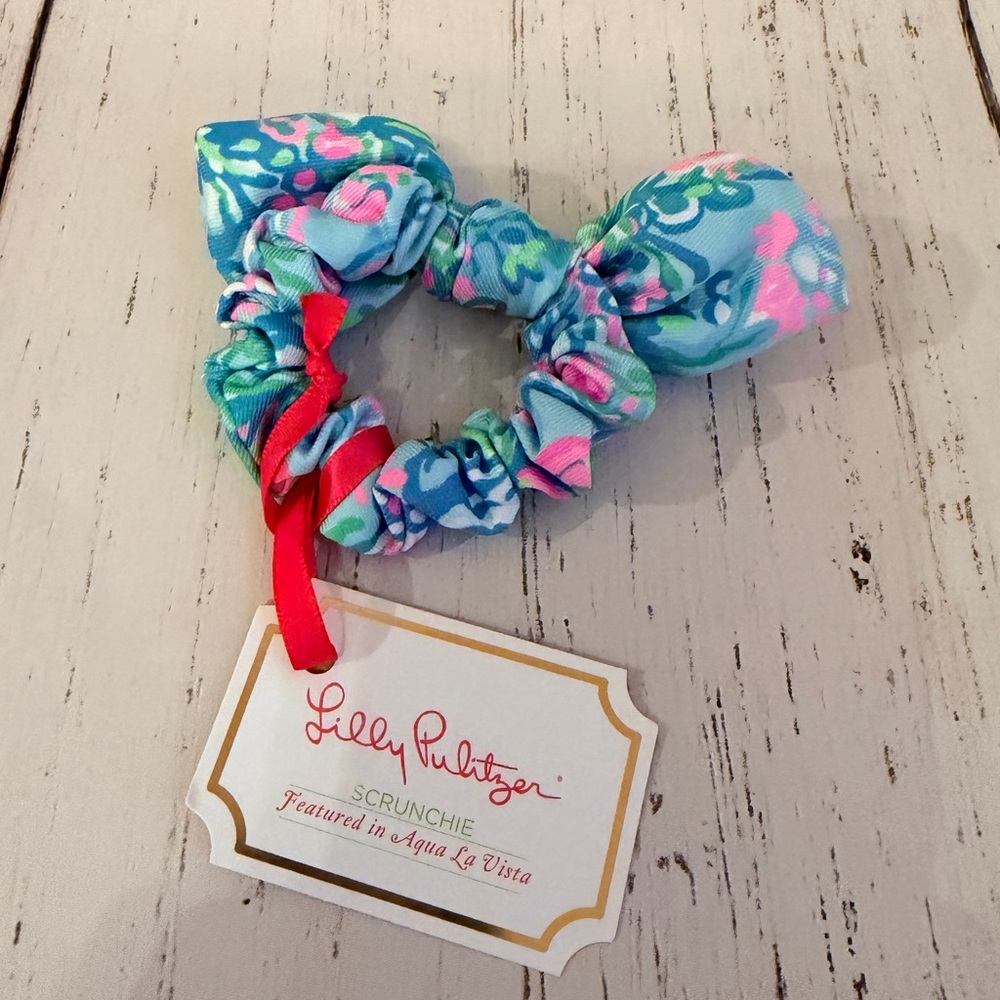 Lilly Pulitzer Hair Scrunchie NWT in Aqua La Vista
